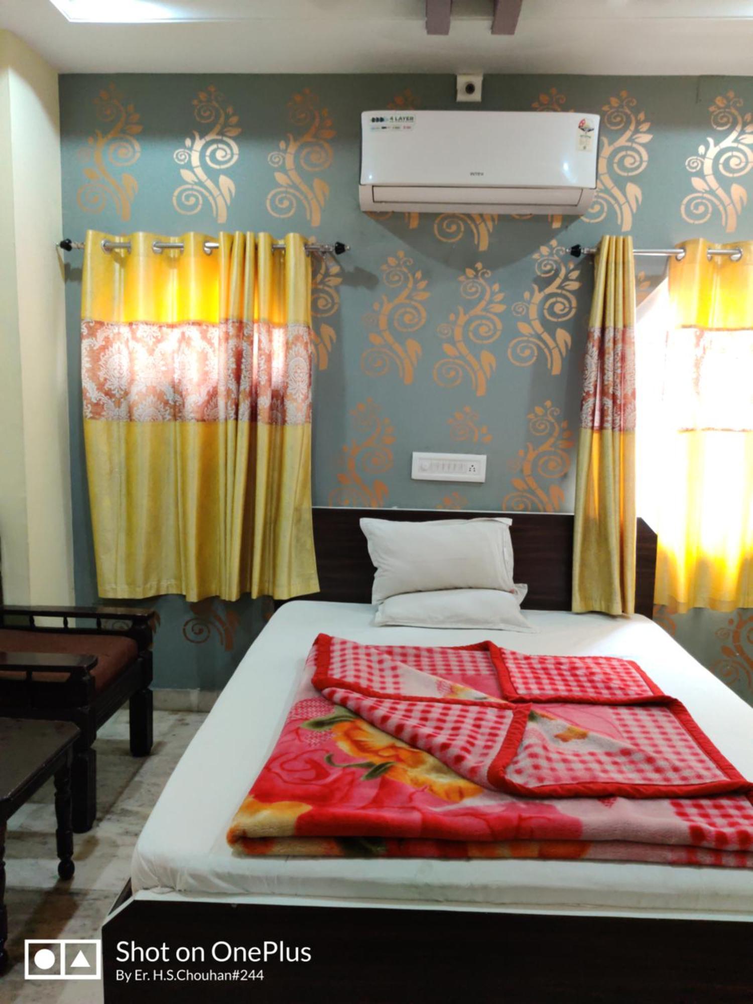 Hotel Gokul Palace Udaipur Exteriör bild