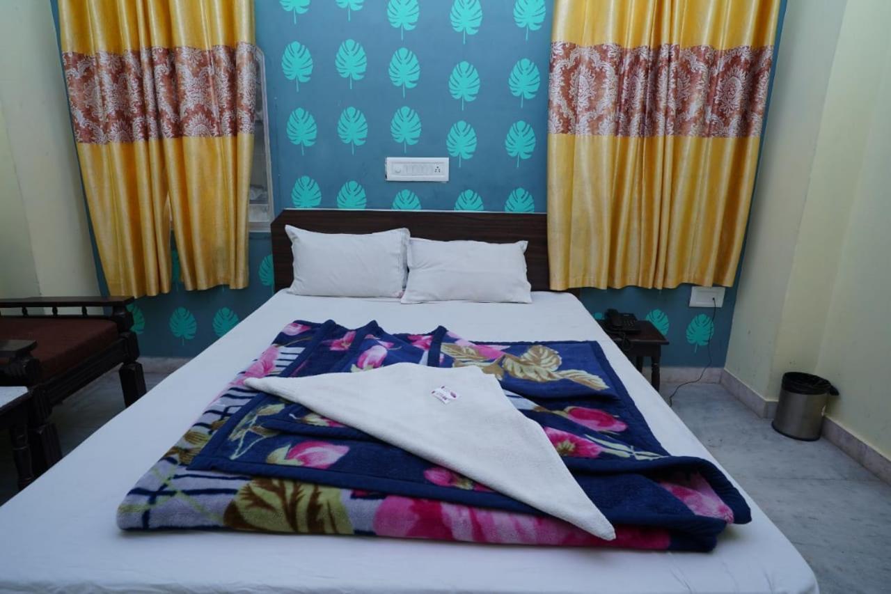 Hotel Gokul Palace Udaipur Exteriör bild